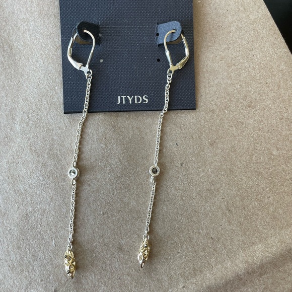 Beautiful lightweight silver and gold plated earrings. - Picture 2 of 3